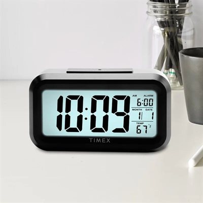 TIMEX PORTABLE BATTERY OPERATED ALARM CLOCK